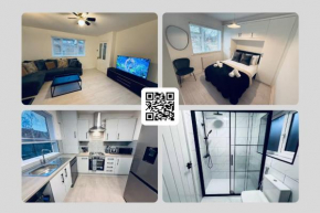Contractor House - South Manchester - 4 Beds - 3 Bedroom - Large Parking